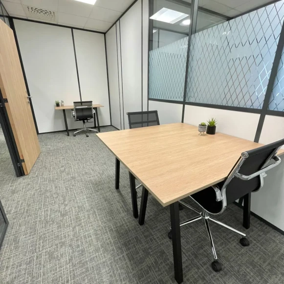 Bureau privé 11 m² 3 postes Location bureau Boulevard des Bouvets Nanterre 92000 - photo 2