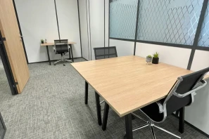 Bureau privé - 92000 - 3 postes - 1350€