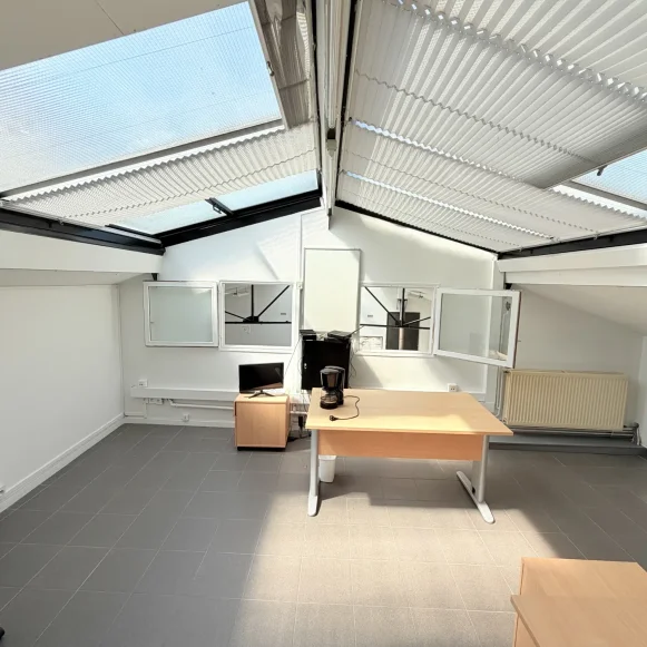 Espace indépendant 214 m² 40 postes Location bureau Avenue Joseph Binet Colombes 92700 - photo 3