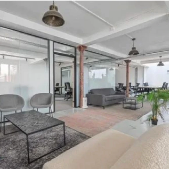 Espace indépendant 200 m² 30 postes Location bureau Rue Louis Blanc Paris 75010 - photo 2