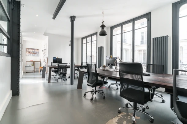 Bureau privé - 75003 - 6 postes - 3180€