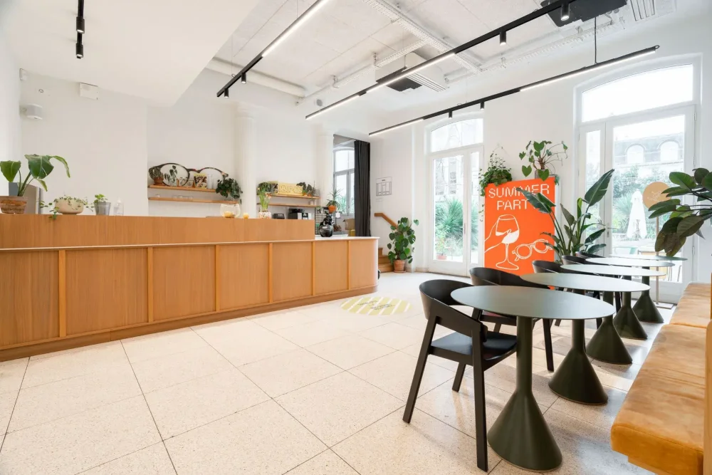 Espace indépendant - 75009 - 42 postes - 25830€