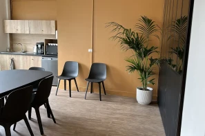 Bureau privé - 69006 - 3 postes - 1190€