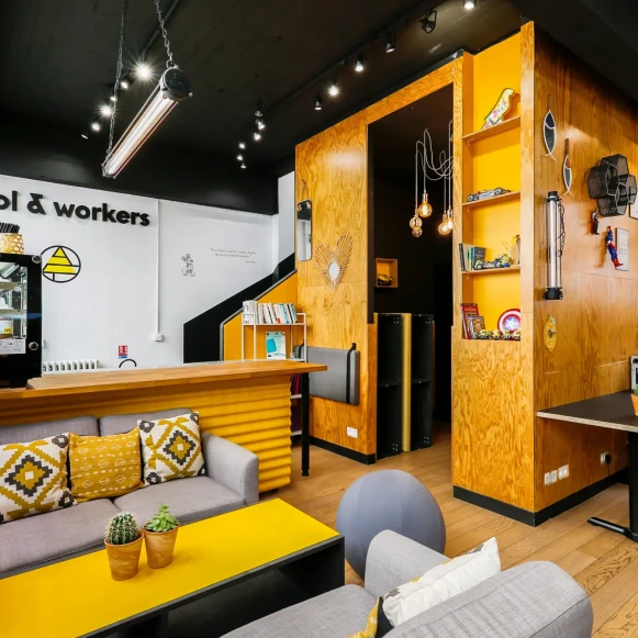Bureau privé 9 m² 2 postes Coworking Rue du Dahomey Paris 75011 - photo 5