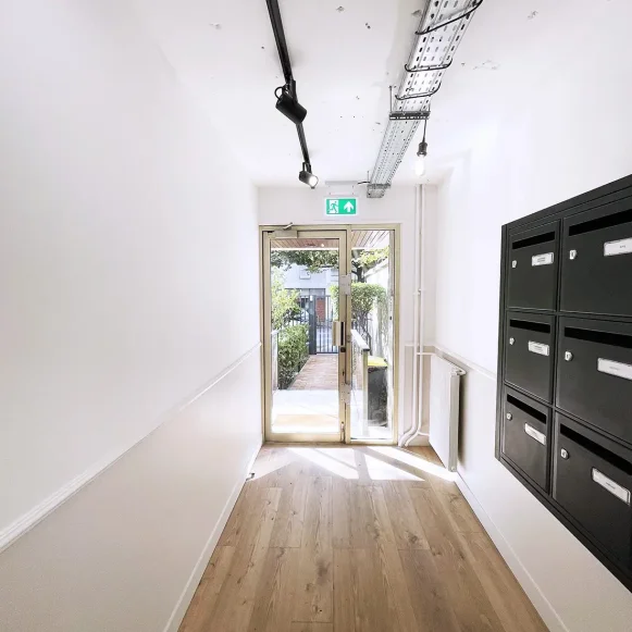 Bureau privé 11 m² 3 postes Coworking Avenue Pasteur Montreuil 93100 - photo 6