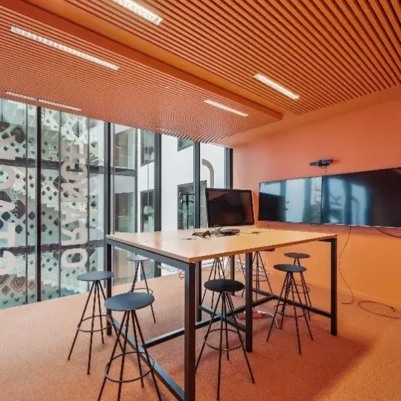 Bureau privé 39 m² 10 postes Coworking Rue d'Amsterdam Paris 75008 - photo 8