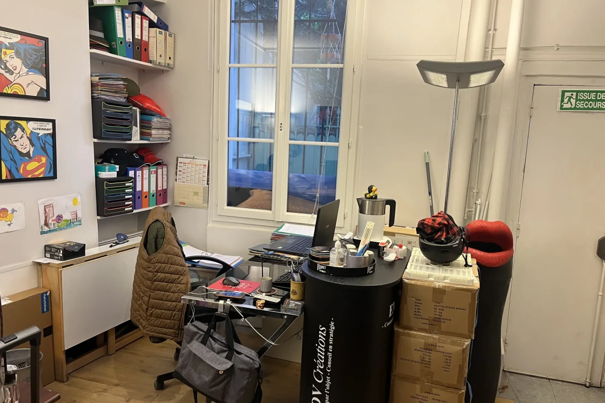 Open Space - 92300 - 1 poste - 325€