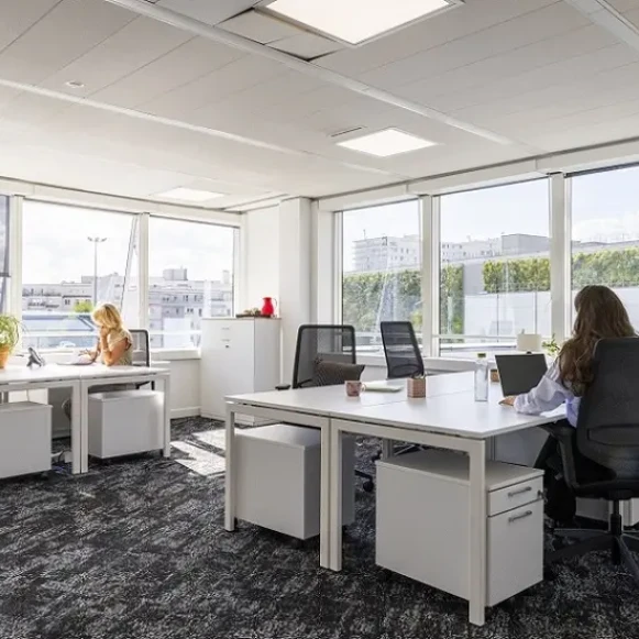 Bureau privé 8 m² 2 postes Coworking Rue du Gouverneur Général Éboué Issy-les-Moulineaux 92130 - photo 3