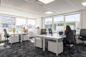 Espace indépendant - 92130 - 100 postes - 395€