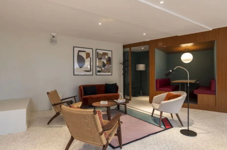 Signature - Neuilly sur Seine, 185 CDG