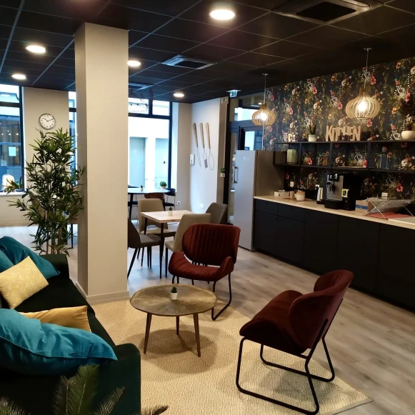 Open Space  5 postes Coworking Rue Saint-Etienne Lille 59800 - photo 1