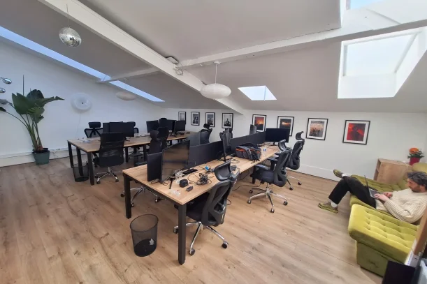 Bureau privé - 75020 - 12 postes - 4200€