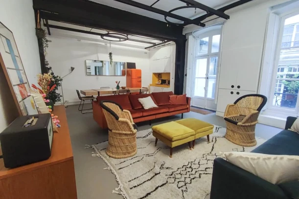 Espace indépendant - 75004 - 5 postes - 2800€