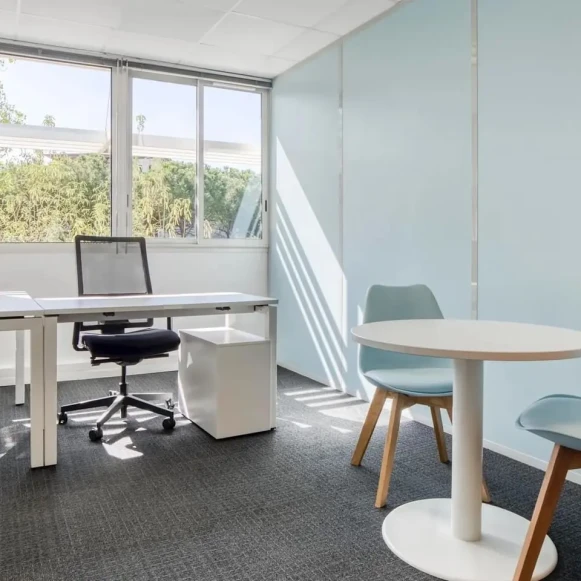 Bureau privé 4 m² 1 poste Location bureau Rue de Paris Bobigny 93000 - photo 3