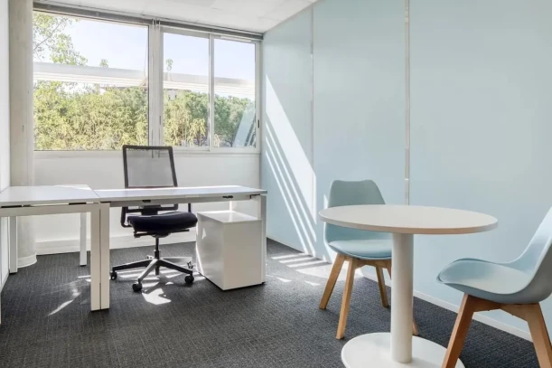 Bureau privé - 93000 - 20 postes - 8190€