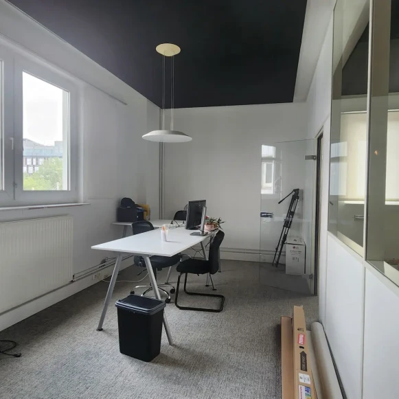 Bureau privé 25 m² 5 postes Location bureau Rue Jean Bleuzen Vanves 92170 - photo 1