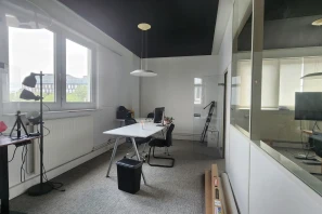 Open Space - 92170 - 8 postes - 290€