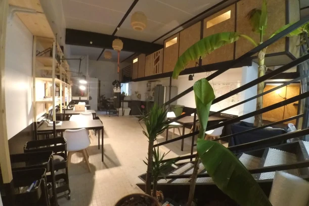 Bureau privé - 33700 - 15 postes - 1700€