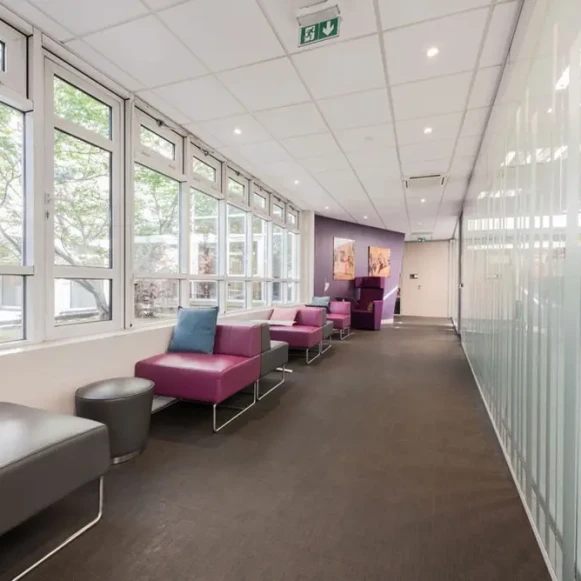Bureau privé 12 m² 2 postes Coworking Avenue Charles de Gaulle Neuilly-sur-Seine 92200 - photo 1
