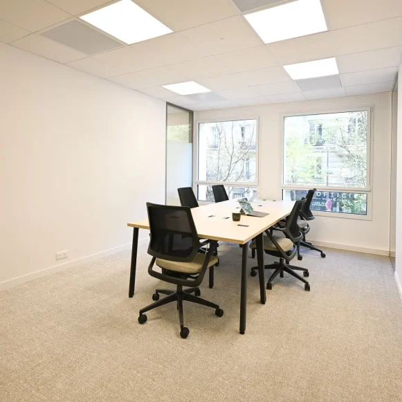 Bureau privé 16 m² 5 postes Location bureau Rue Ordener Paris 75018 - photo 1