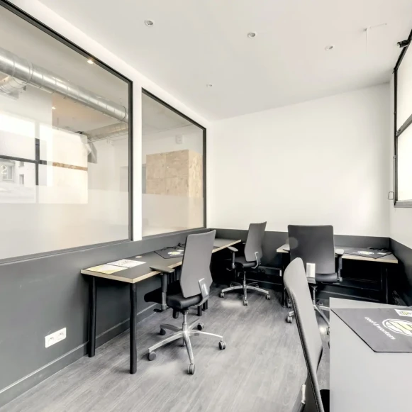 Bureau privé 46 m² 16 postes Coworking Rue du Dahomey Paris 75011 - photo 7