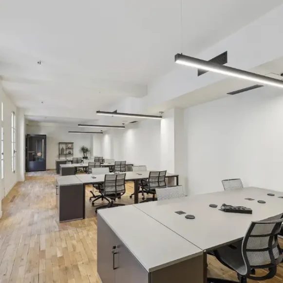 Espace indépendant 200 m² 28 postes Coworking Rue du Petit Musc Paris 75004 - photo 2