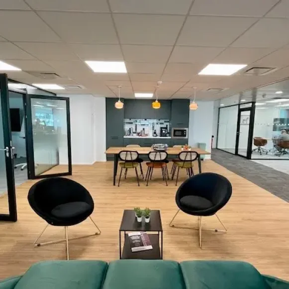 Bureau privé 400 m² 42 postes Location bureau Place des Reflets Courbevoie 92400 - photo 4