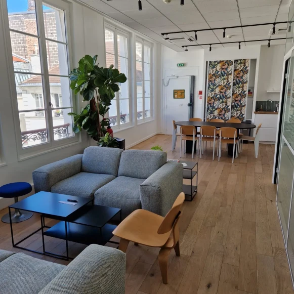 Espace indépendant 45 m² 6 postes Location bureau Rue du Faubourg Saint-Antoine Paris 75011 - photo 1