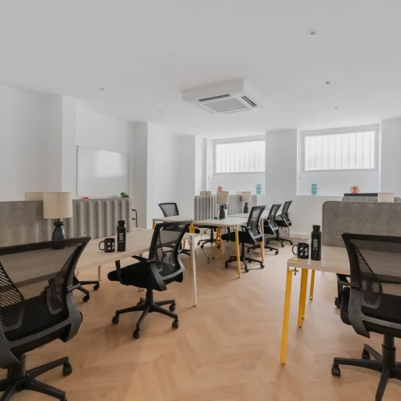 Bureau privé 30 m² 14 postes Location bureau Rue Chaptal Paris 75009 - photo 2