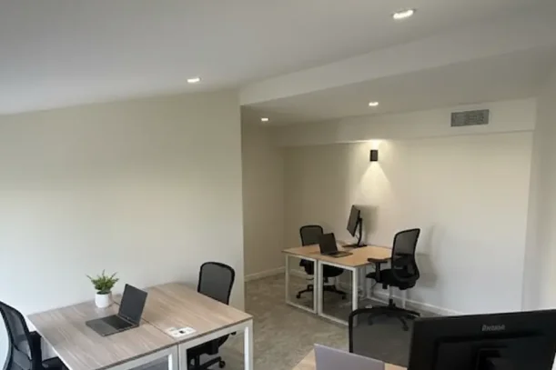 Bureau privé - 33000 - 6 postes - 2700€