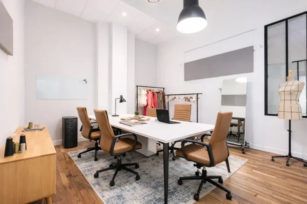 Bureau privé - 75010 - 5 postes - 2250€