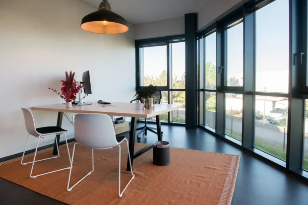 Bureau privé - 60000 - 3 postes - 1200€