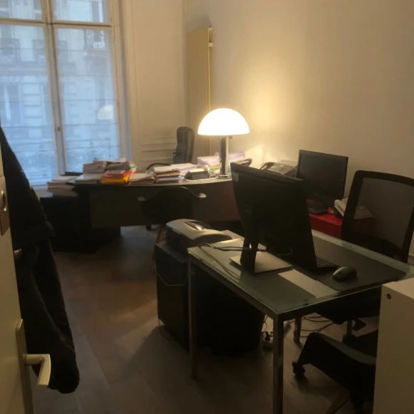 Bureau privé 16 m² 2 postes Location bureau Avenue Bugeaud Paris 75016 - photo 1