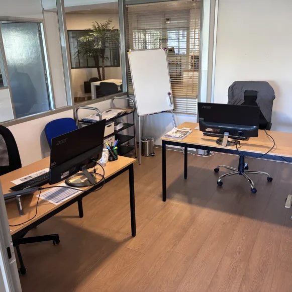 Bureau privé 10 m² 2 postes Location bureau Avenue Joannès Masset Lyon 69009 - photo 1