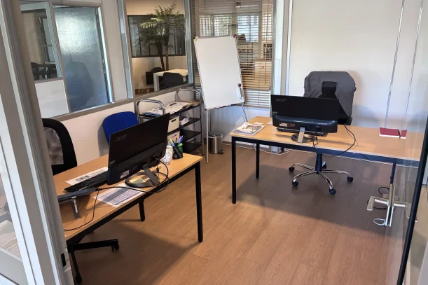 Bureau privé - 69009 - 2 postes - 350€