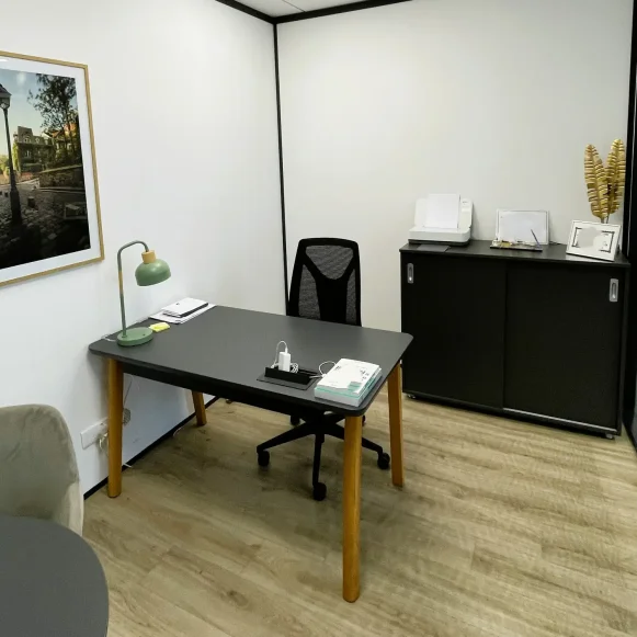 Bureau privé 9 m² 2 postes Location bureau Rue de l'Épine Villeneuve-d'Ascq 59650 - photo 1