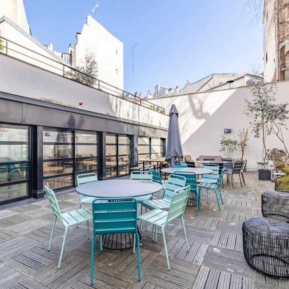 Bureau privé 80 m² 18 postes Location bureau Rue Duhesme Paris 75018 - photo 2