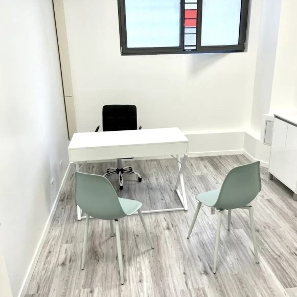 Bureau privé 13 m² 1 poste Coworking Place Georges Braque La Courneuve 93120 - photo 4