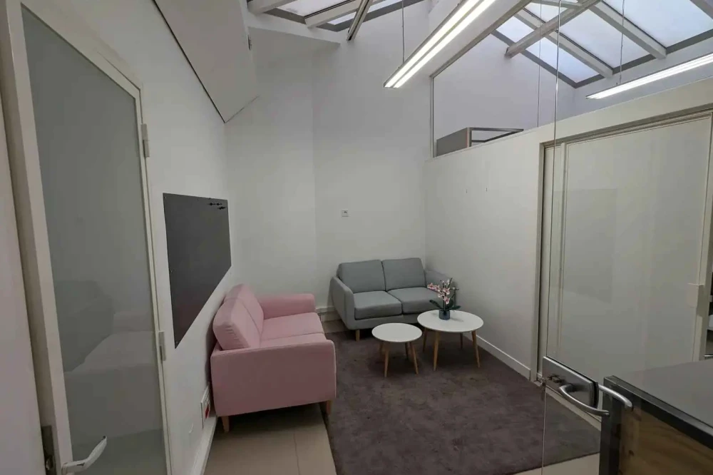 Open Space - 69001 - 5 postes - 385€