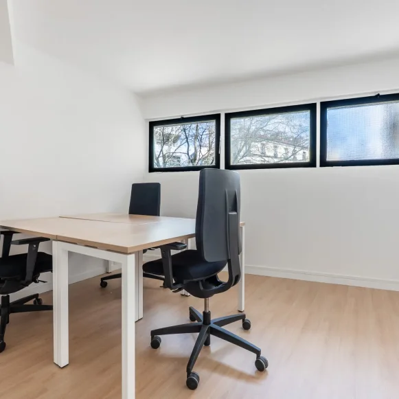 Bureau privé 15 m² 3 postes Coworking Avenue du Général Michel Bizot Paris 75012 - photo 3