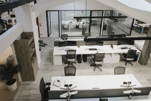 Open Space - 92600 - 6 postes - 300€