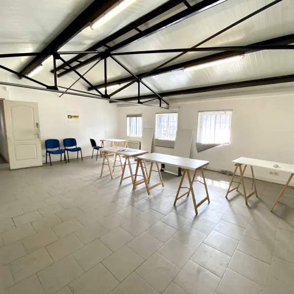 Espace indépendant 260 m² 50 postes Location bureau Rue de Stalingrad Montreuil 93100 - photo 3