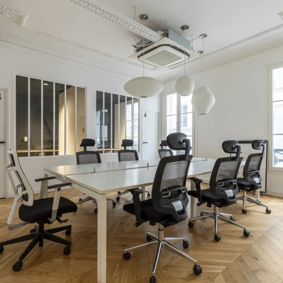 Bureau privé 70 m² 12 postes Coworking Rue Saint-Georges Paris 75009 - photo 1