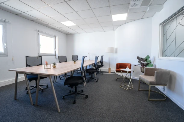 Bureau privé - 33600 - 6 postes - 1645€