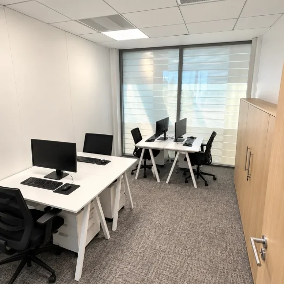Open Space  18 postes Coworking Cours du Triangle Puteaux 92800 - photo 2
