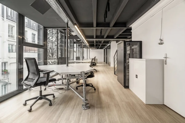 Bureau privé - 75011 - 22 postes - 11000€