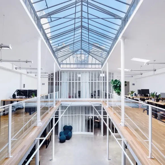 Espace indépendant 548 m² 70 postes Location bureau Rue Deguerry Paris 75011 - photo 1