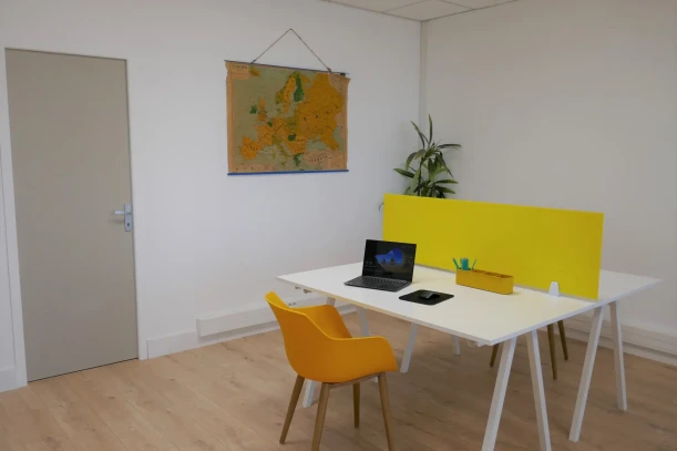 Open Space - 34420 - 4 postes - 150€