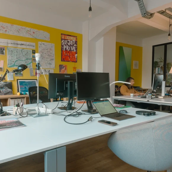 Bureau privé 16 m² 4 postes Location bureau Rue Frédérick Lemaître Paris 75020 - photo 10