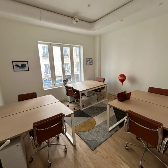 Bureau privé 42 m² 11 postes Coworking Rue Bichat Paris 75010 - photo 3